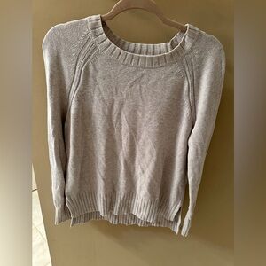 Old Navy Crew Neck Pullover sweater. Size M. Barely worn!